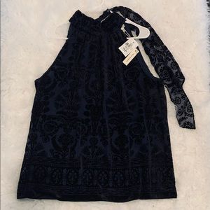 Blouse from Max Studio. Condition: New.